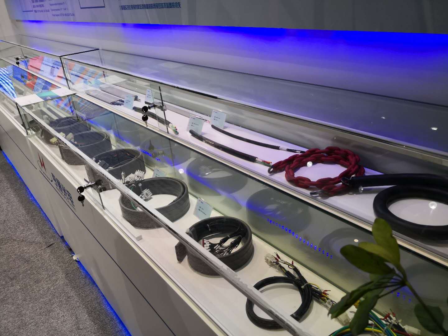 1525958659691701.jpg 1525958659691701.jpg